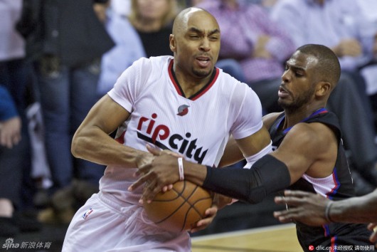 在中场组织 在中场组织