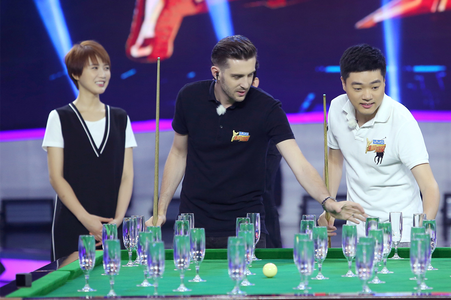 压哨三分 压哨三分