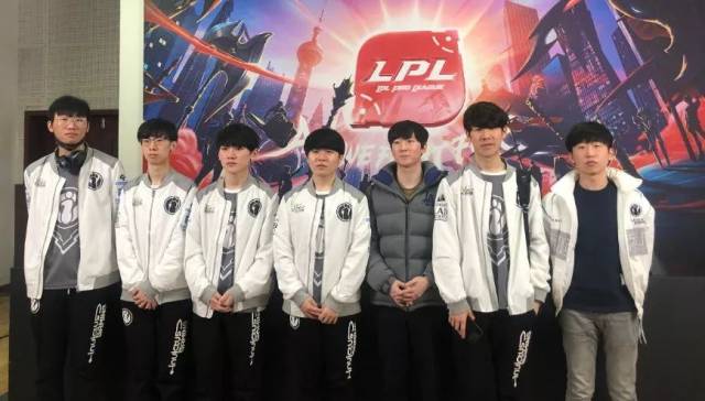 牌显然是一 牌显然是一