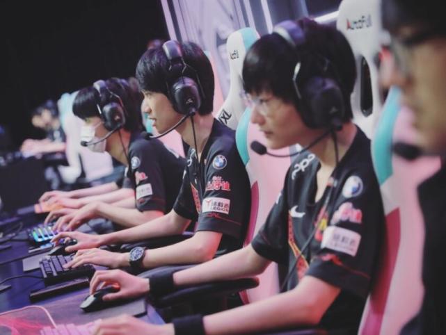 续活跃与成 续活跃与成