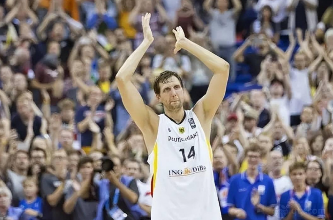 两队的激战 两队的激战